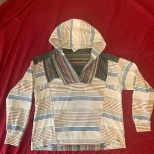 Woman’s large BKE pull over